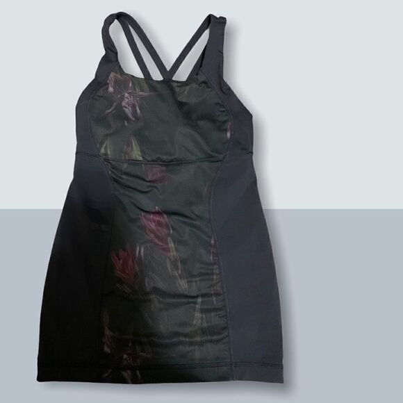Size 4 Lululemon Black Iris Energy Tank - Picture 2 of 3